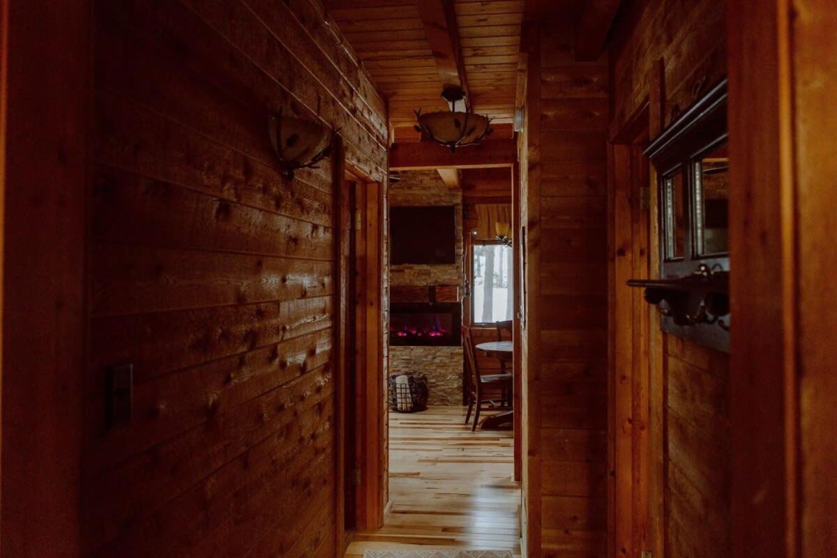 Crystal Mountain Cabin-Shuttle Pass Included! Thompsonville 外观 照片